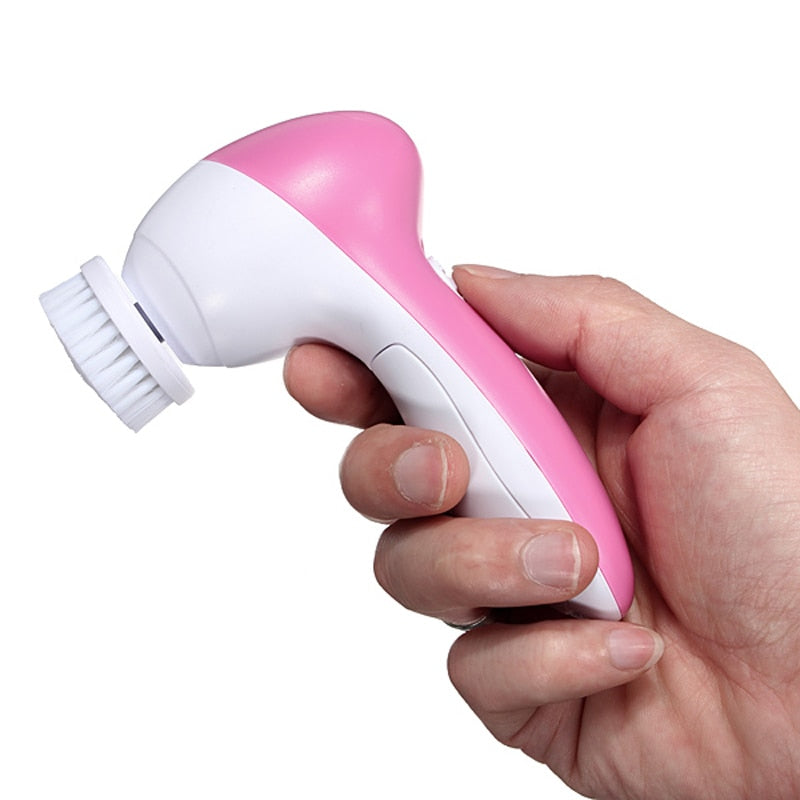 Facial cleansing brush